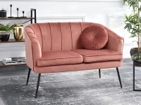 Produkt: Sofa estel pudrowy welur, podstawa czarny