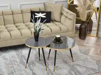 Zestaw okrągłych stolików ze złotymi stopkami ZOE S + XL - w aranżacji