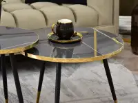 Zestaw okrągłych stolików ze złotymi stopkami ZOE S + XL - charakterystyczne detale